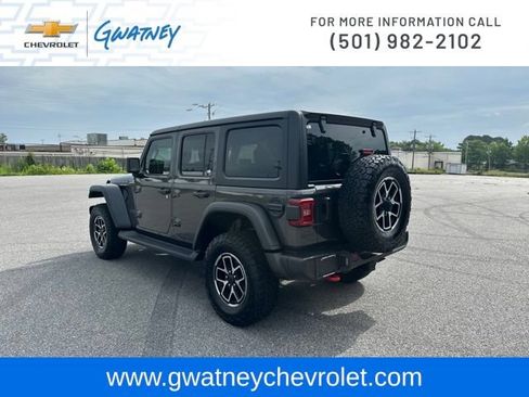 Used 2025 Jeep Wrangler Unlimited Rubicon w/ Convenience Group AWD/4WD image 7