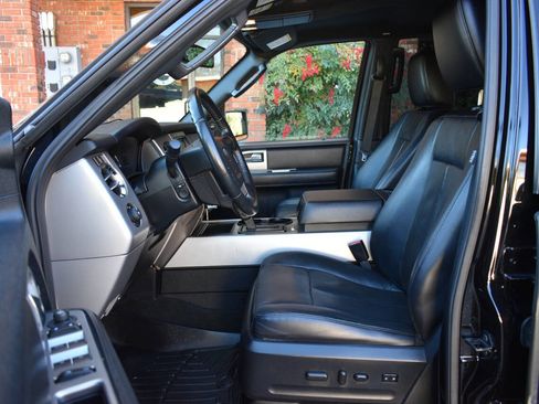 Used 2017 Ford Expedition EL XLT w/ Equipment Group 202A image 7