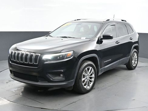 Used 2019 Jeep Cherokee Latitude Plus image 3