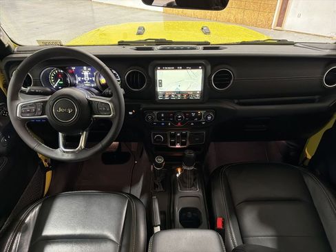 Used 2023 Jeep Wrangler Unlimited Sahara image 27