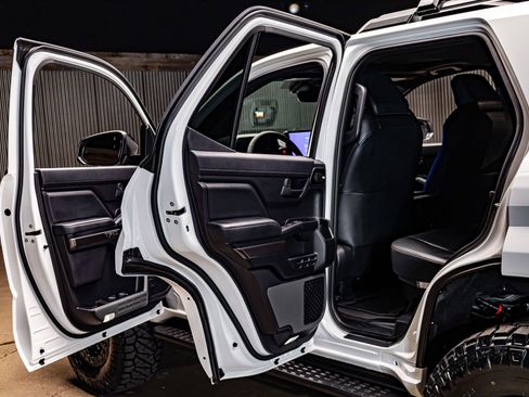 Used 2025 Toyota 4Runner TRD Off-Road Premium image 29