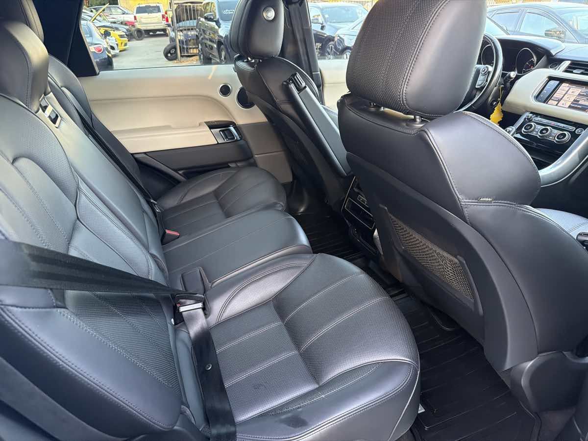 Used 2014 Land Rover Range Rover Sport Supercharged AWD/4WD image 12