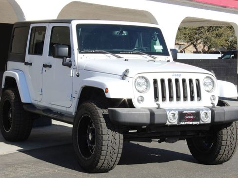 Used 2018 Jeep Wrangler Unlimited Sahara w/ Connectivity Group image 2