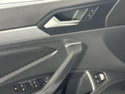 Used 2024 Volkswagen Jetta SE w/ Panoramic Sunroof Package image 13