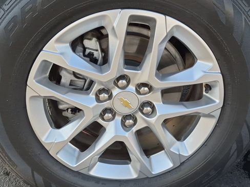 Used 2021 Chevrolet Traverse LT AWD/4WD image 12