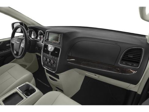 Used 2015 Chrysler Town & Country Touring image 19