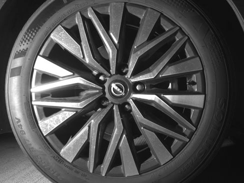 Used 2025 Nissan Altima 2.5 SV FWD image 13