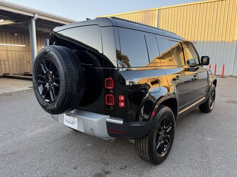 Used 2025 Land Rover Defender 110 S image 6