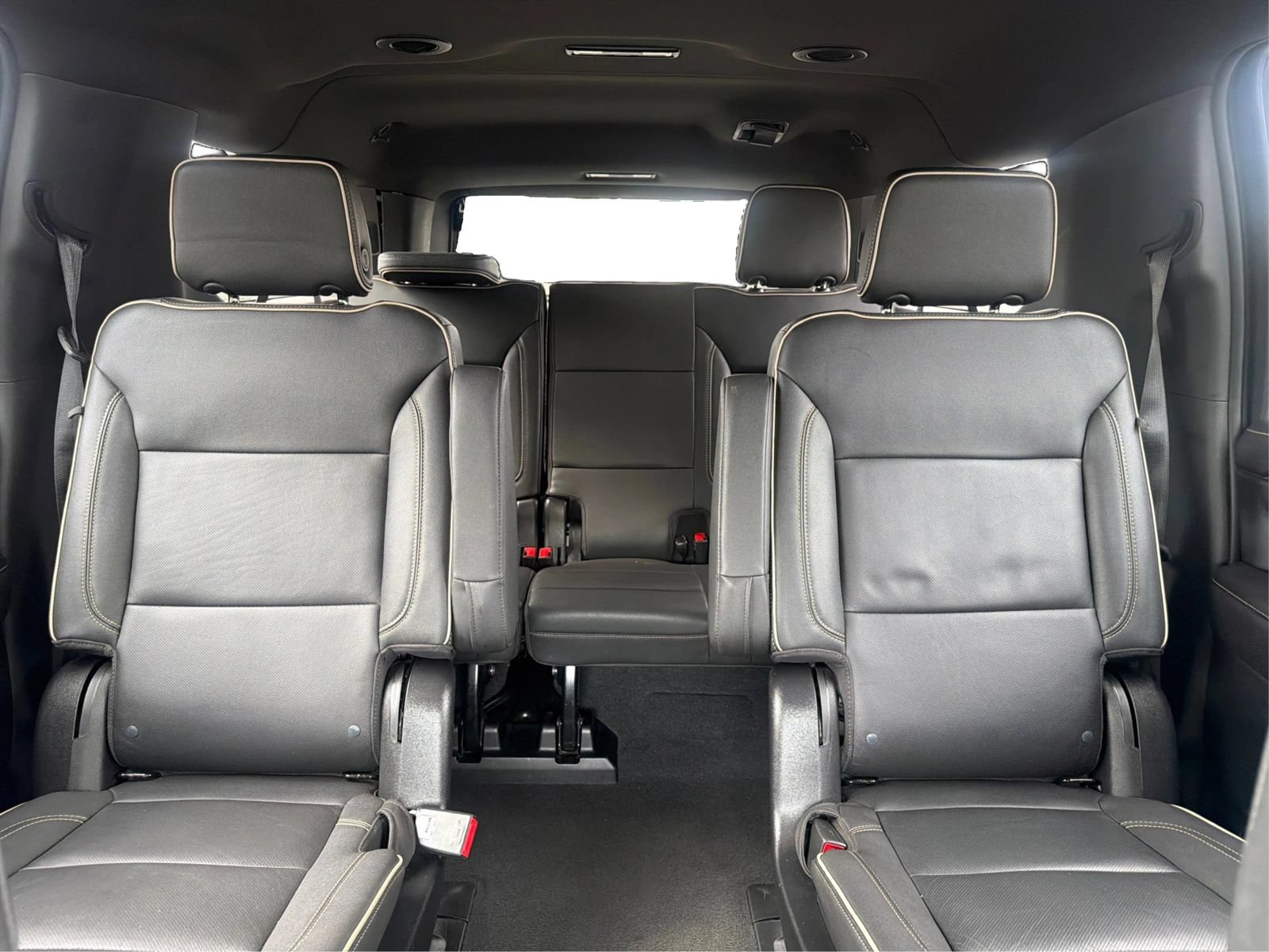 Used 2023 Chevrolet Suburban Premier AWD/4WD image 15