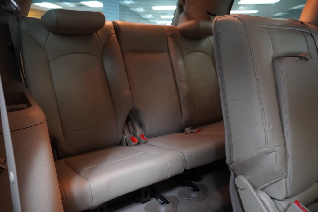 Used 2008 Buick Enclave CXL w/ Entertainment Package #3 FWD image 48