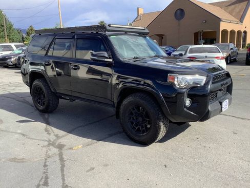 Used 2022 Toyota 4Runner TRD Off-Road Premium AWD/4WD image 8