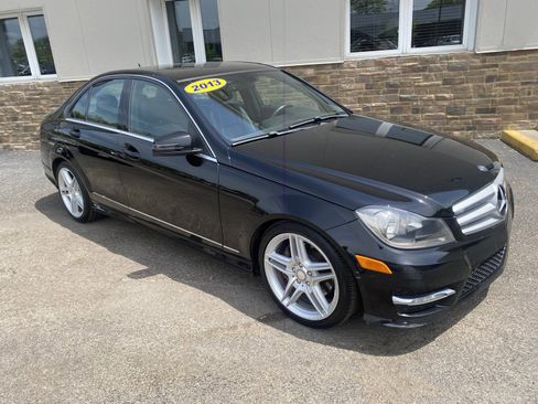 Used 2013 Mercedes-Benz C 300 Sport image 26