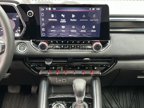 Used 2024 GMC Canyon AT4X image 21