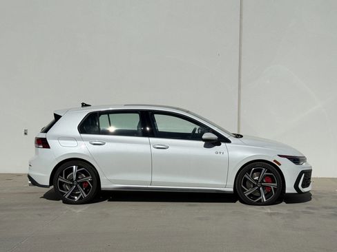 New 2026 Volkswagen GTI SE FWD image 4