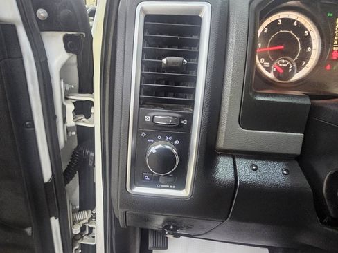 Used 2016 RAM 2500 SLT AWD/4WD image 33