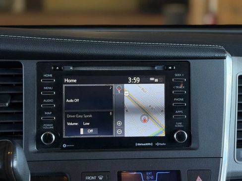 Used 2019 Toyota Sienna XLE w/ XLE Navigation Package FWD image 37