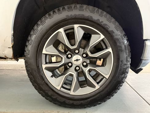 Used 2019 Chevrolet Silverado 1500 LT w/ All-Star Edition AWD/4WD image 11