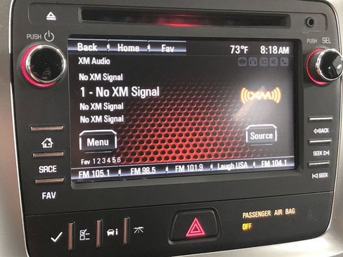 Used 2014 GMC Acadia SLE image 16