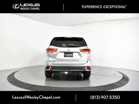 Used 2017 Toyota Highlander Limited image 7