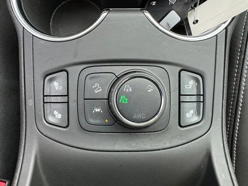 Used 2024 GMC Terrain SLT w/ Infotainment Package II AWD/4WD image 17