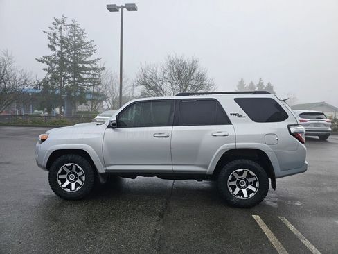 Used 2024 Toyota 4Runner TRD Off-Road Premium image 4