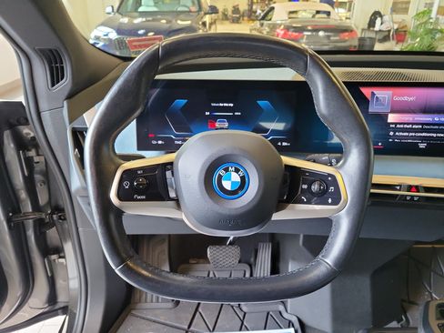 Used 2023 BMW iX xDrive50 w/ Sport Package AWD/4WD image 21