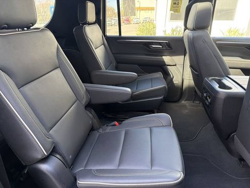 Used 2026 Chevrolet Suburban Premier w/ Sun And Tow Package AWD/4WD image 5