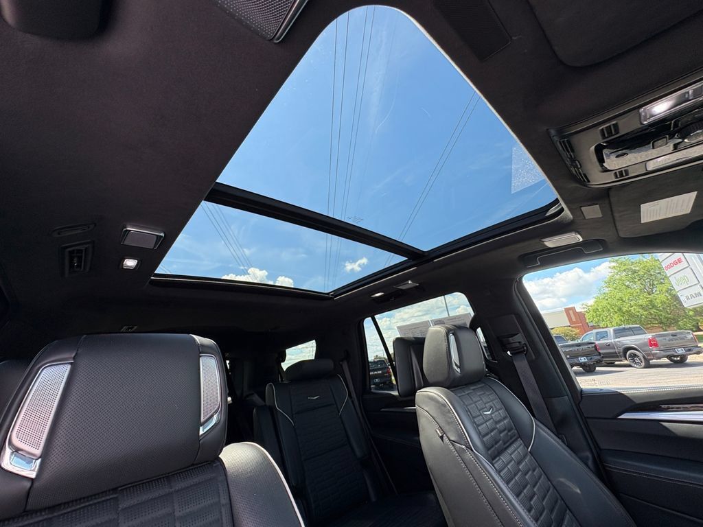 Used 2025 Cadillac Escalade Sport Platinum AWD/4WD image 38