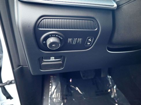 Used 2023 Jeep Grand Wagoneer Series II AWD/4WD image 20