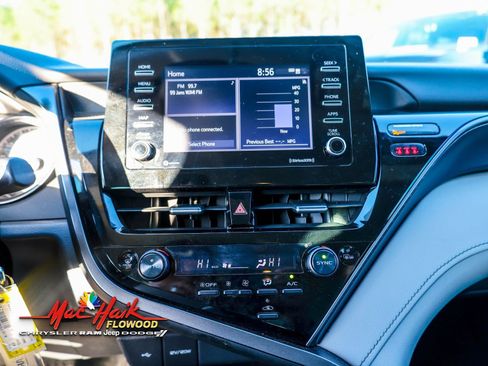 Used 2024 Toyota Camry SE image 14