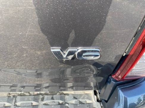 Used 2019 Toyota Tacoma TRD Sport AWD/4WD image 13