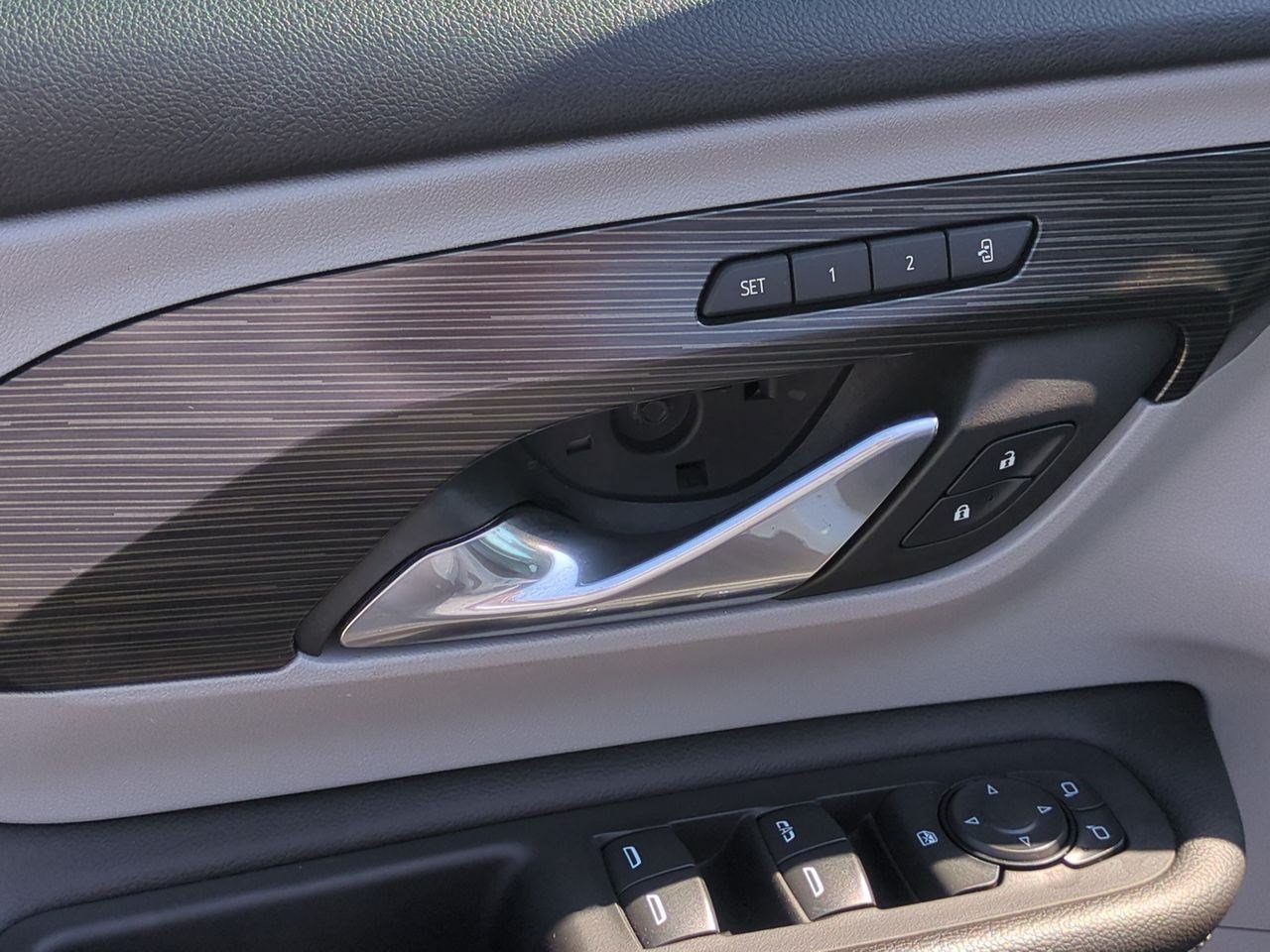 Used 2024 GMC Terrain SLT FWD image 14