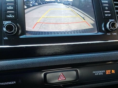 Used 2020 Kia Sedona LX FWD image 24