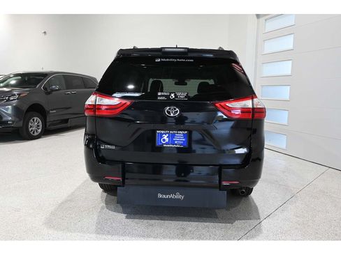 Used 2019 Toyota Sienna XLE FWD image 7