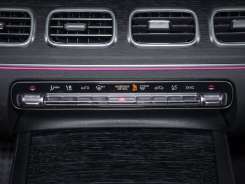 Certified 2025 Mercedes-Benz GLS 450 4MATIC image 19