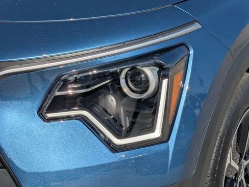 New 2026 Kia Niro EX FWD image 10