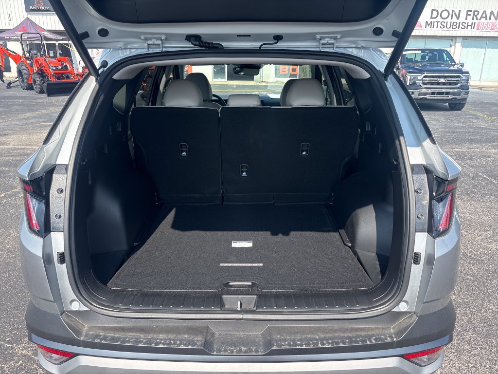 Used 2025 Hyundai Tucson SEL FWD image 9