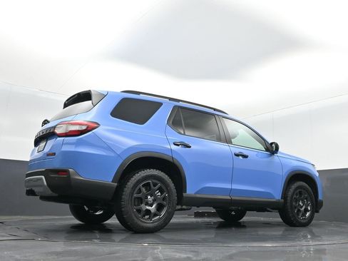 New 2025 Honda Pilot TrailSport image 23