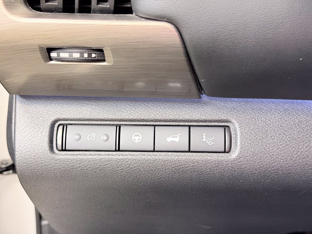 Used 2024 Nissan Pathfinder Platinum AWD/4WD image 47