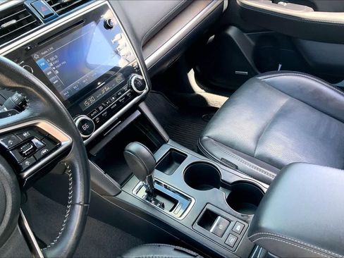 Used 2018 Subaru Outback 2.5i Limited AWD/4WD image 16