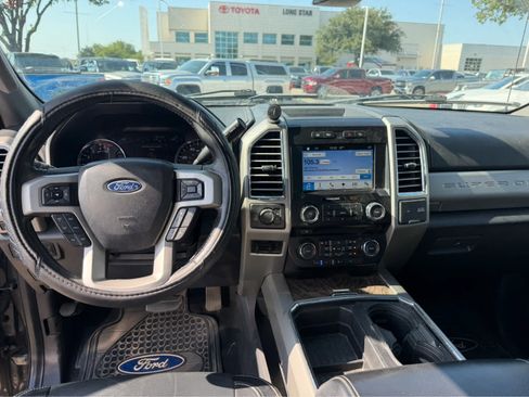 Used 2017 Ford F250 Lariat w/ Lariat Ultimate Package AWD/4WD image 13