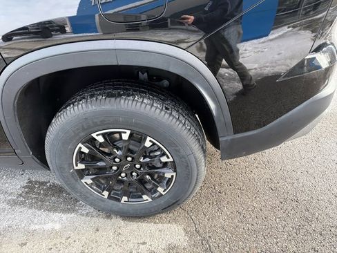 Used 2025 Chevrolet Traverse Z71 w/ Driver Confidence Package image 7