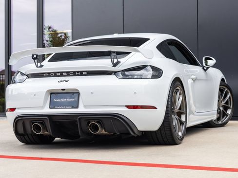 Certified 2020 Porsche 718 Cayman GT4 RWD image 11