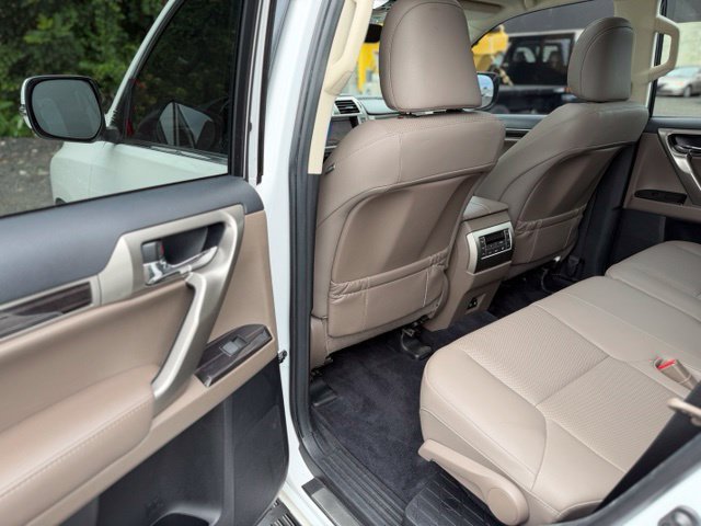 Used 2021 Lexus GX 460 Premium w/ Premium Package AWD/4WD image 12