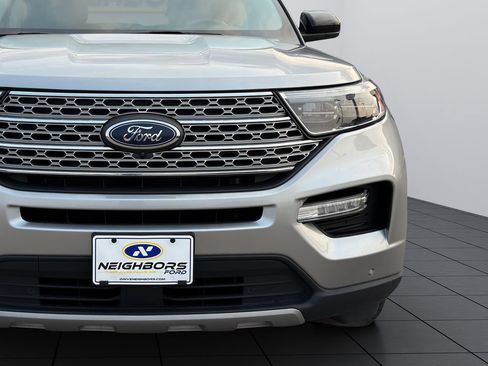 Used 2024 Ford Explorer Limited AWD/4WD image 10