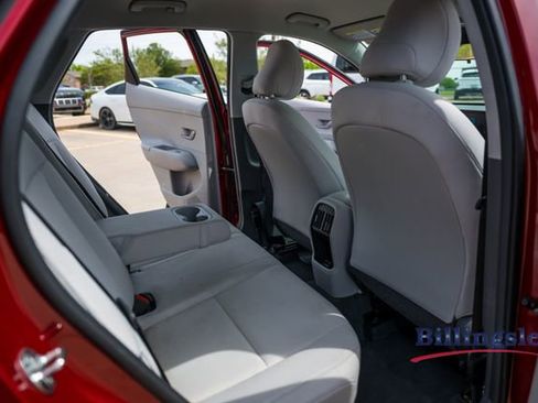 Used 2025 Hyundai Kona SEL FWD image 14
