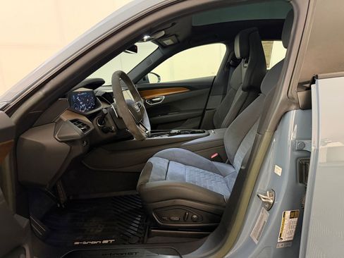 Used 2022 Audi e-tron GT Premium Plus image 5