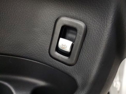 Used 2022 Mercedes-Benz GLC 300 4MATIC image 35