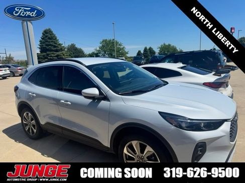 Certified 2025 Ford Escape Platinum AWD/4WD image 3