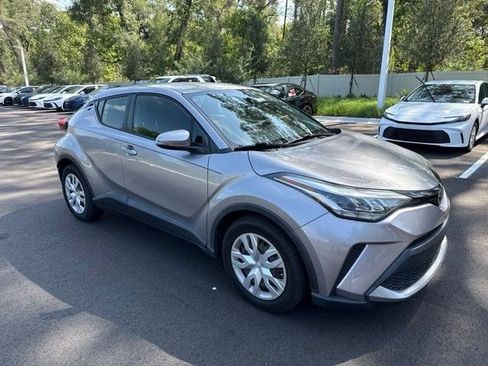 Used 2020 Toyota C-HR LE FWD image 3